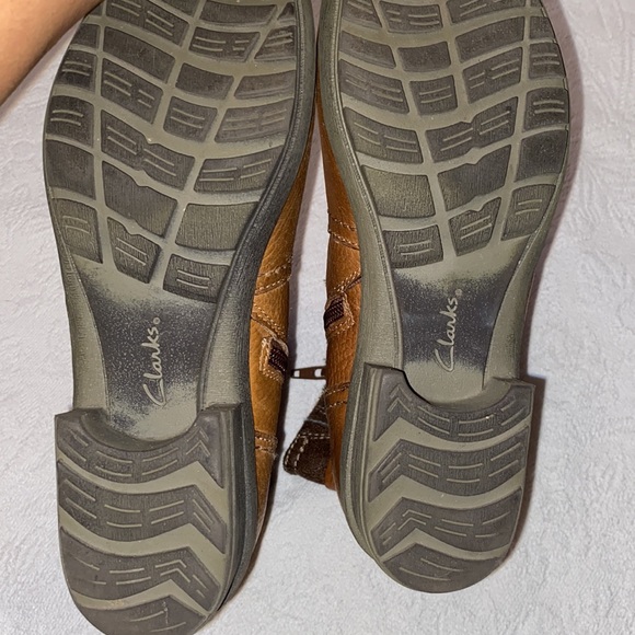 Clarks Boots - Picture 9 of 11